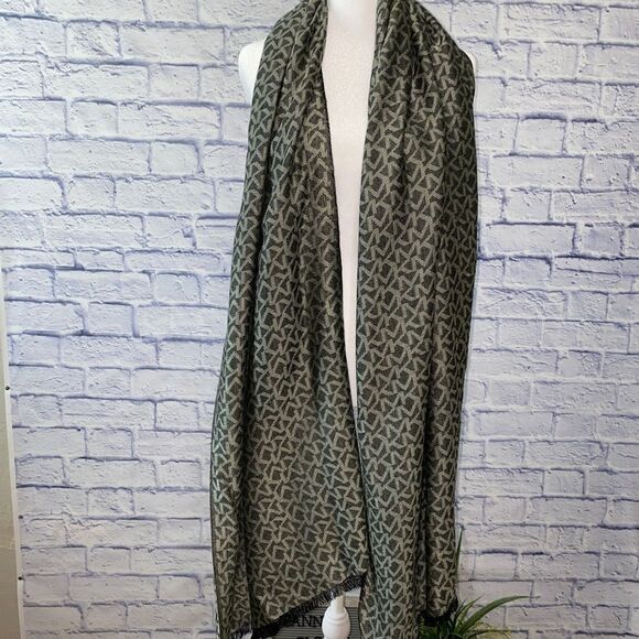 Michael Kors scarf raw hem - Picture 2 of 12